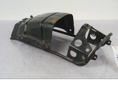 Framsidan på Bakskärmstag från en Suzuki VZ 800 -2000 motorcykel.