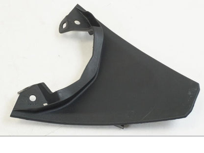 Baksidan på Plast från en Yamaha YZF R7 -2022 motorcykel.