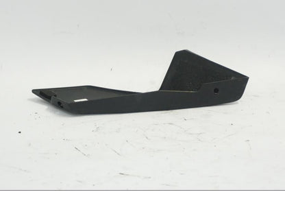 Snett nerifrån på Sidkåpa från en KTM 790 Duke -2018 motorcykel.